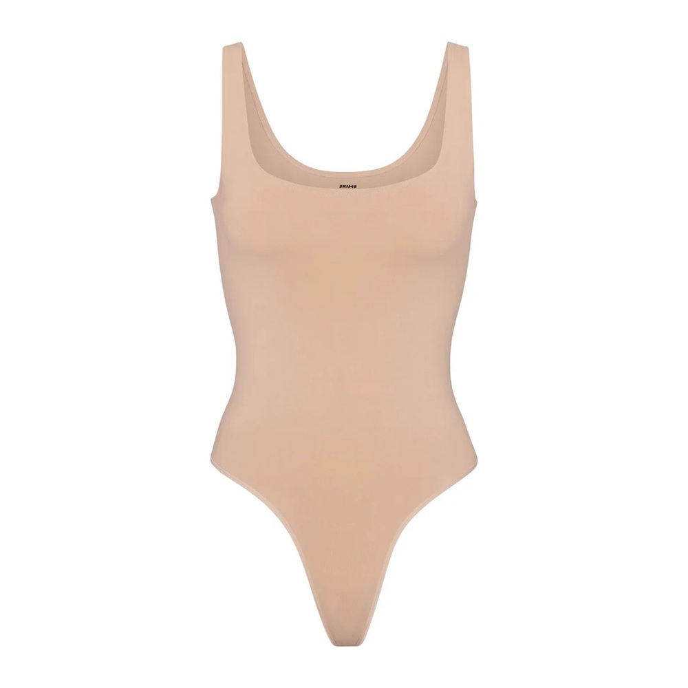 SKIMS SOFT SOOTHING SEAMLESS BODYSUIT COLOR CLAY